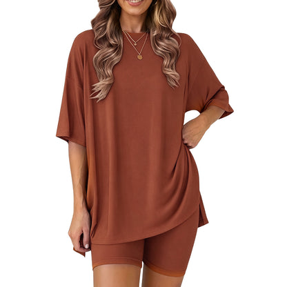 ✨Women's two-piece set: slit-hem shirt paired with shorts✨