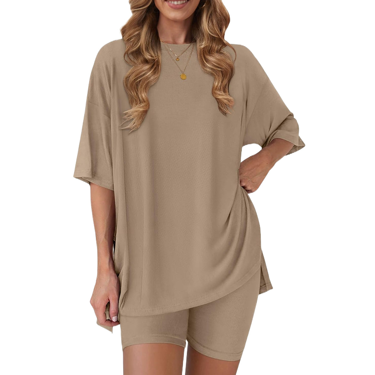 ✨Women's two-piece set: slit-hem shirt paired with shorts✨