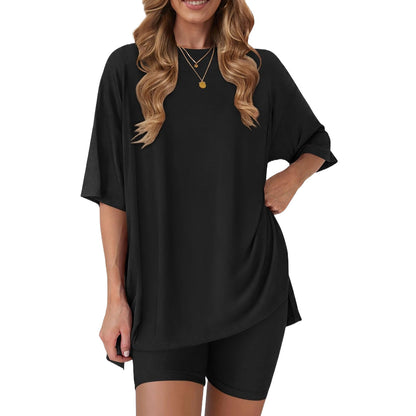 ✨Women's two-piece set: slit-hem shirt paired with shorts✨